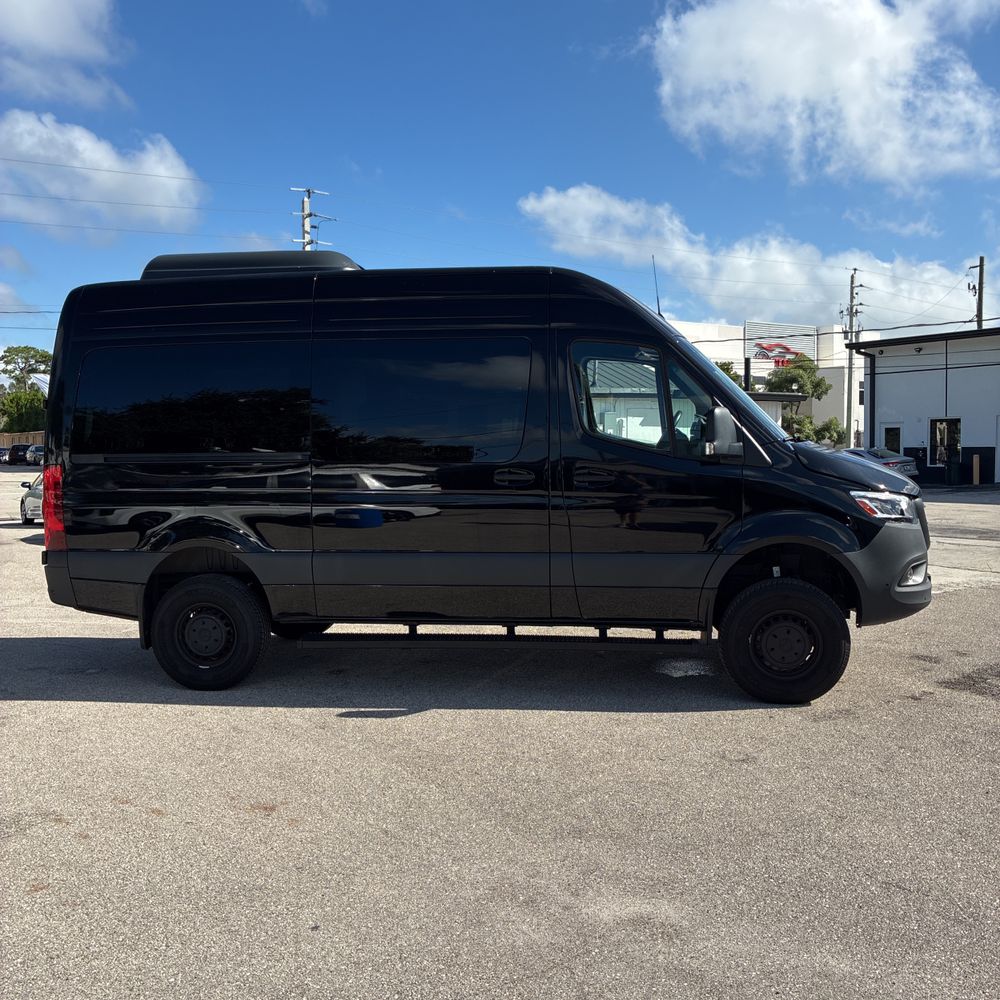2024 Mercedes-Benz Sprinter 2500