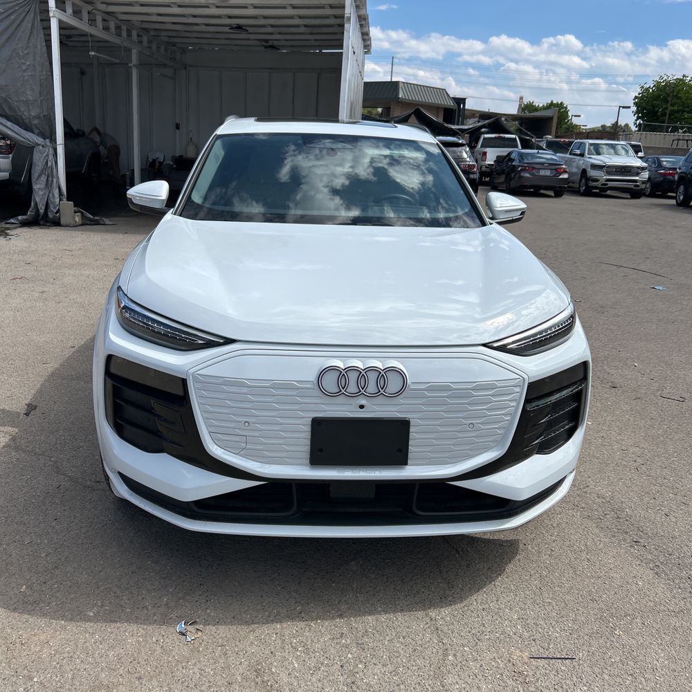 2025 Audi Q6 e-tron Premium