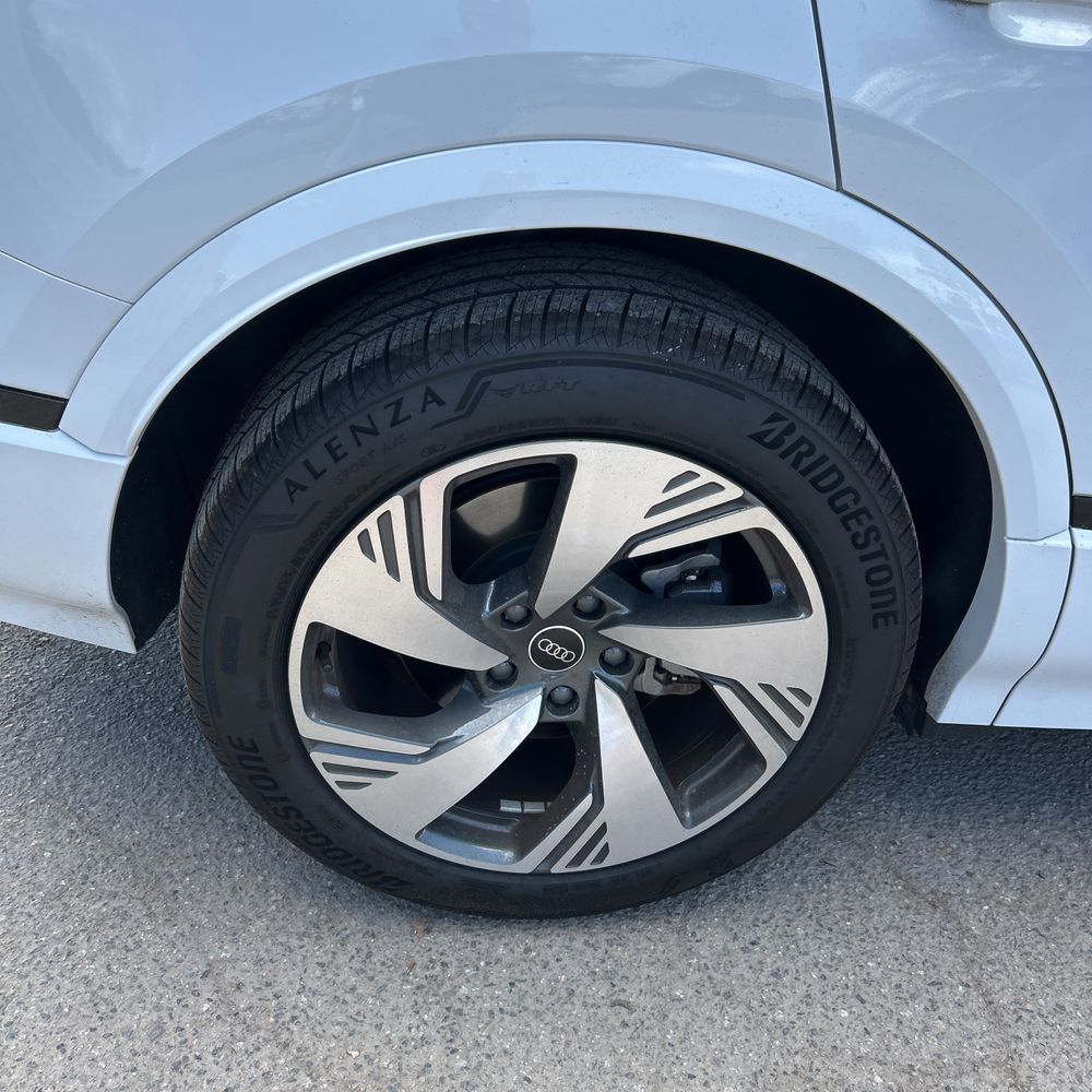 2025 Audi Q6 e-tron Premium
