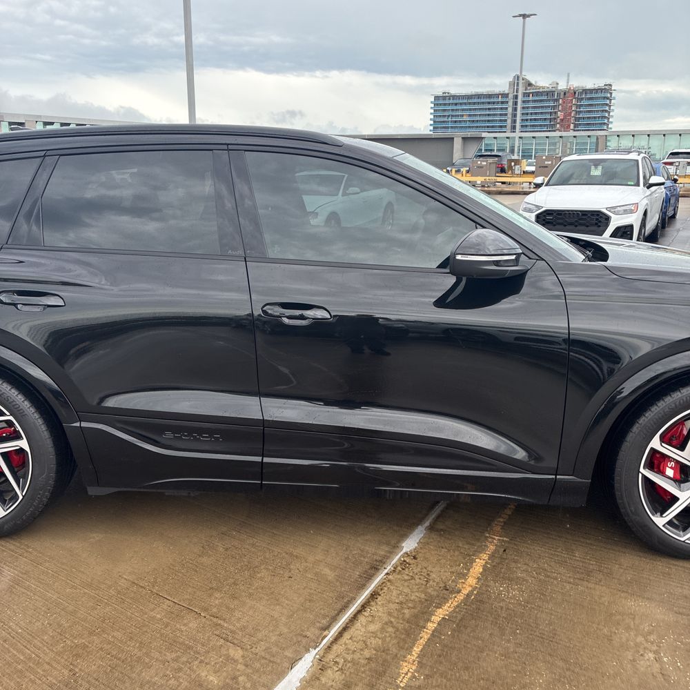 2025 Audi SQ6 e-tron Premium Plus