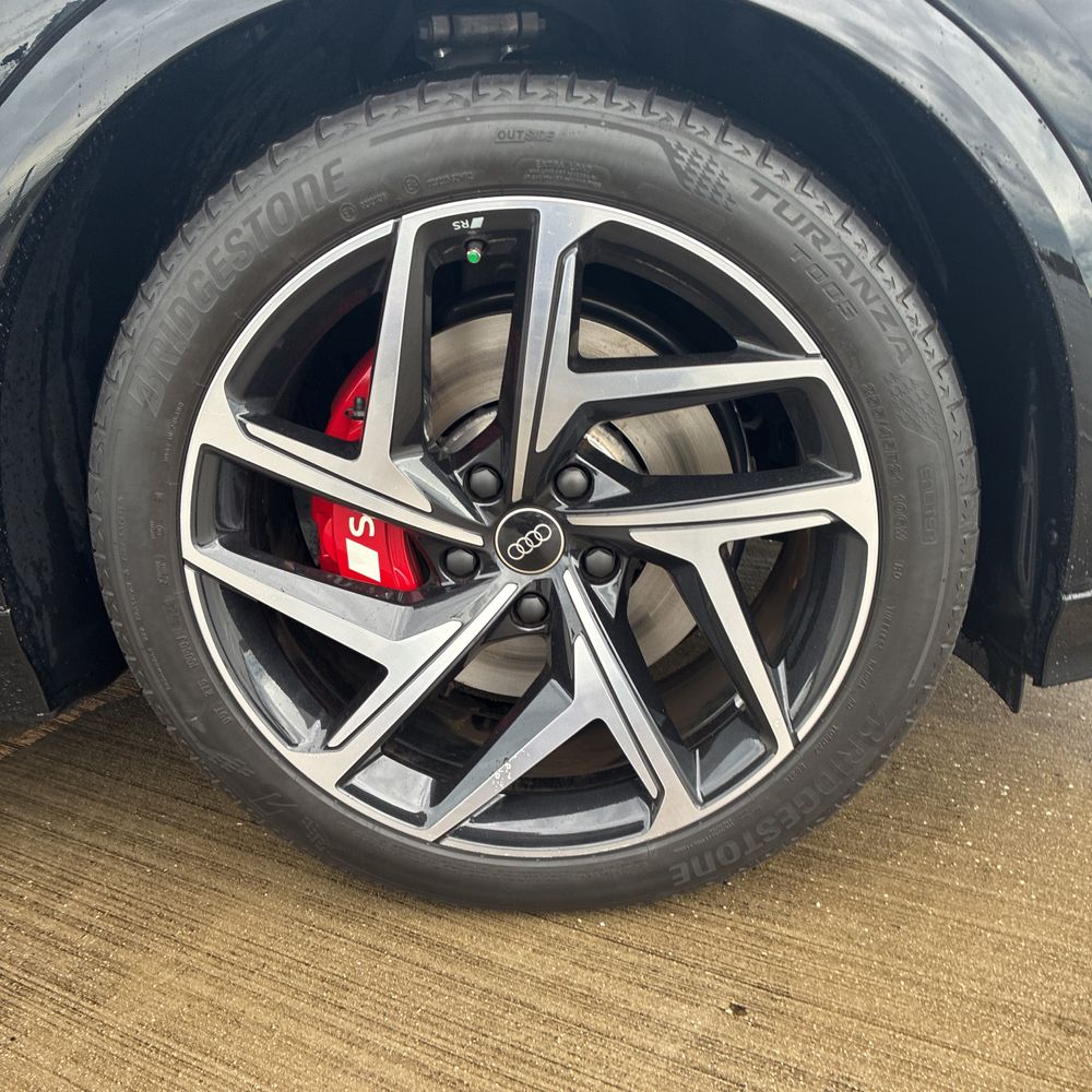 2025 Audi SQ6 e-tron Premium Plus