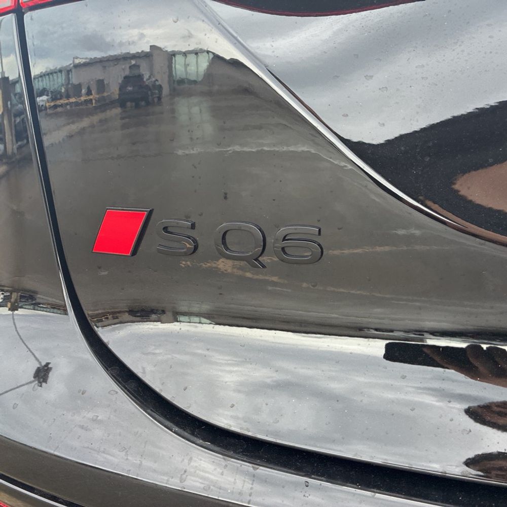 2025 Audi SQ6 e-tron Premium Plus