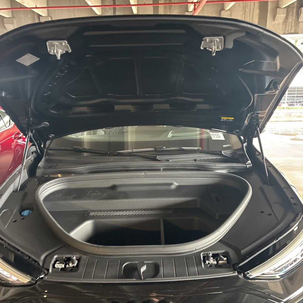 2025 Audi SQ6 e-tron Premium Plus