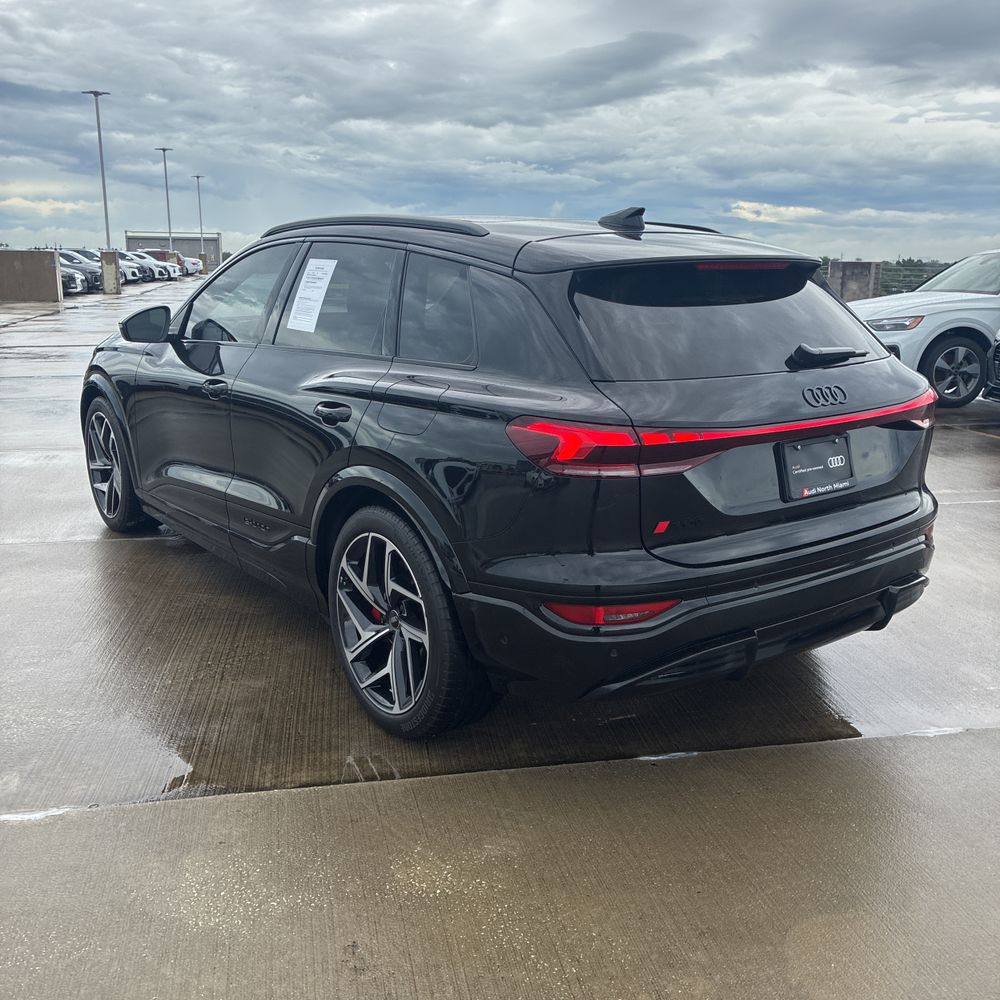 2025 Audi SQ6 e-tron Premium Plus