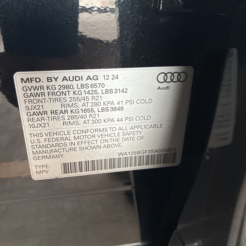 2025 Audi SQ6 e-tron Premium Plus