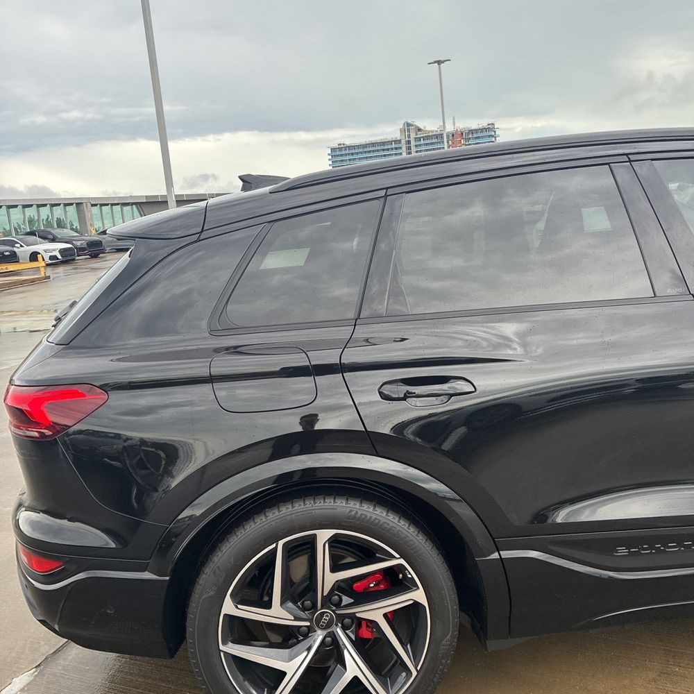 2025 Audi SQ6 e-tron Premium Plus