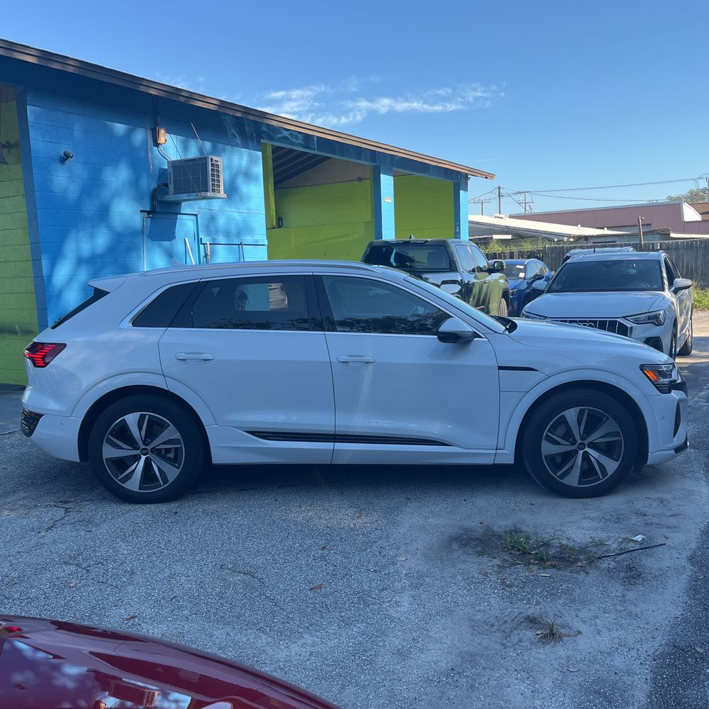 2024 Audi Q8 e-tron Premium Plus