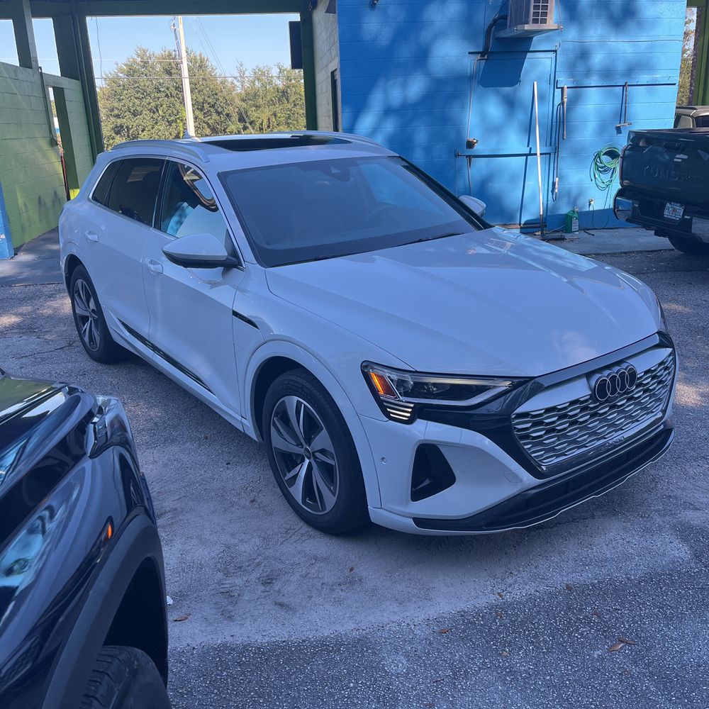 2024 Audi Q8 e-tron Premium Plus