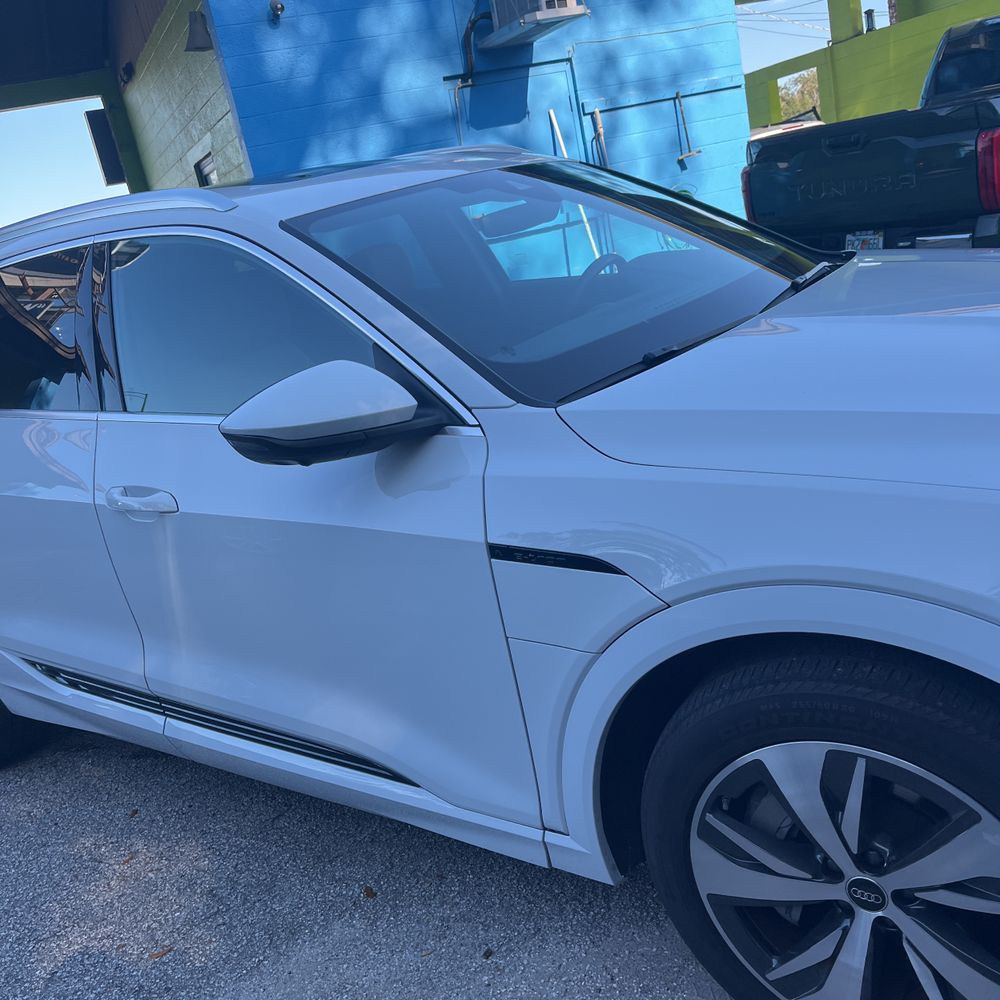 2024 Audi Q8 e-tron Premium Plus