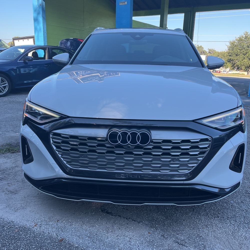 2024 Audi Q8 e-tron Premium Plus