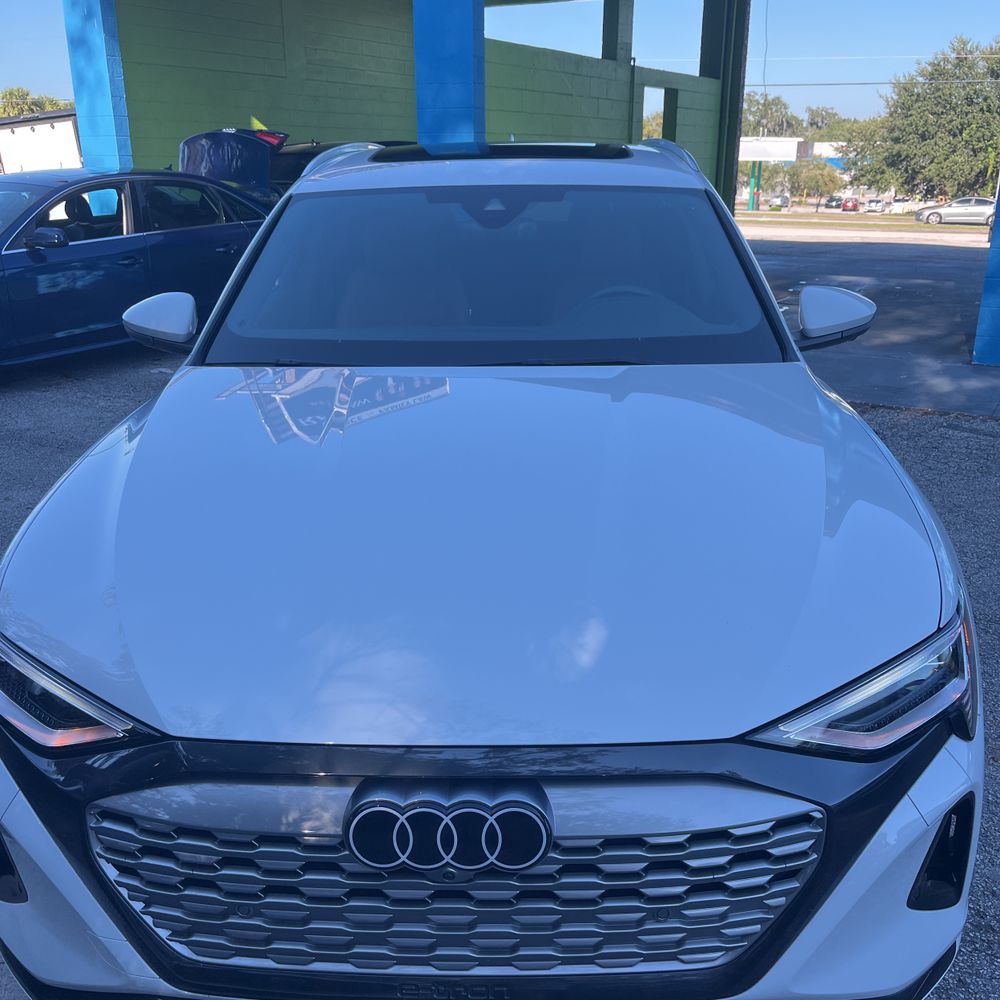 2024 Audi Q8 e-tron Premium Plus