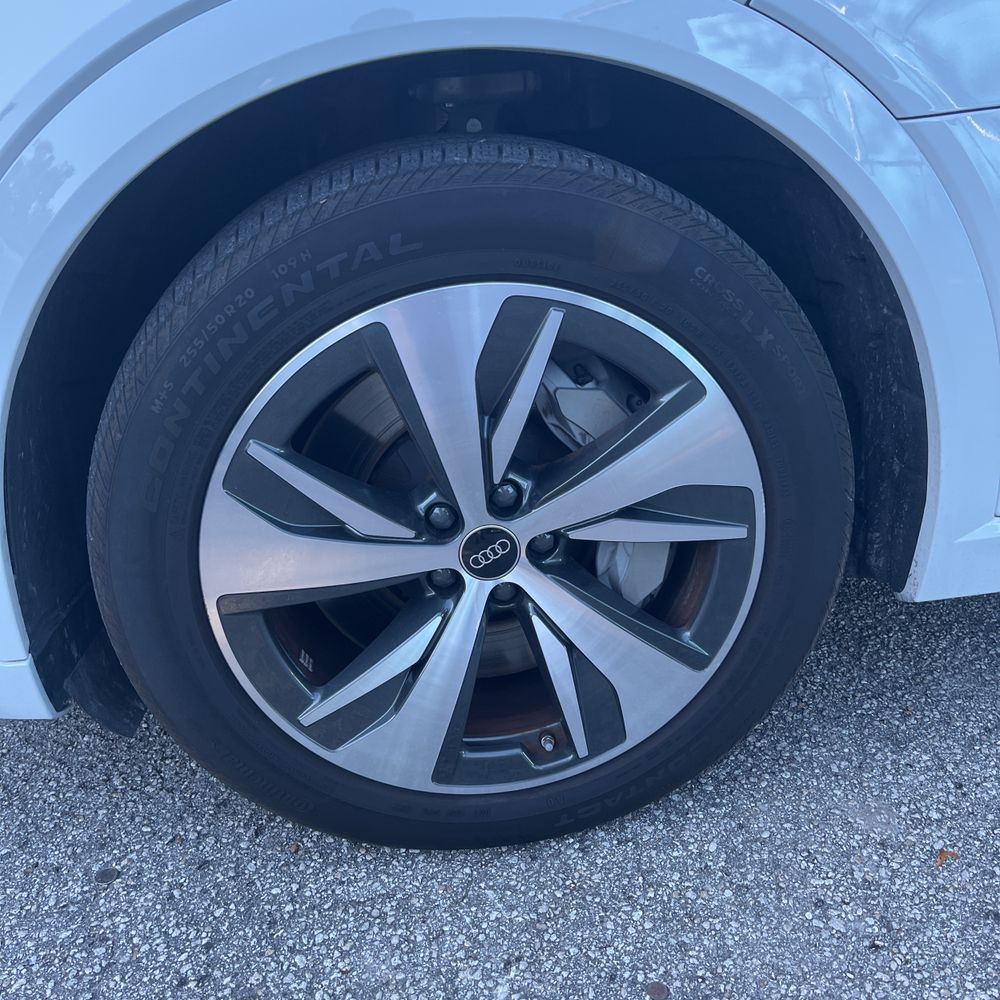 2024 Audi Q8 e-tron Premium Plus
