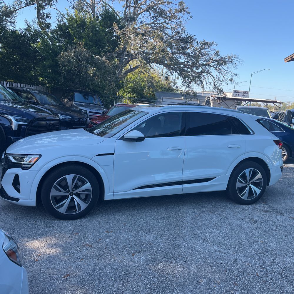 2024 Audi Q8 e-tron Premium Plus