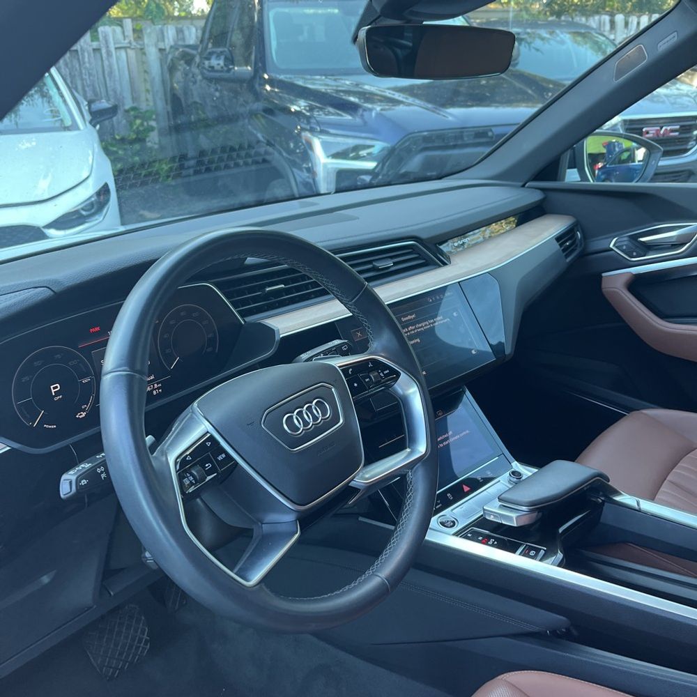 2024 Audi Q8 e-tron Premium Plus