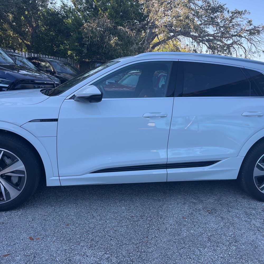 2024 Audi Q8 e-tron Premium Plus