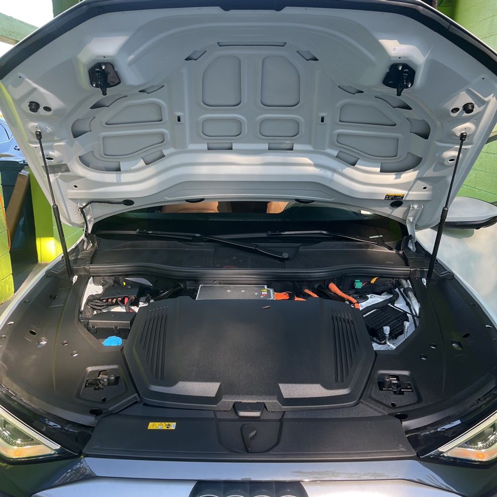 2024 Audi Q8 e-tron Premium Plus