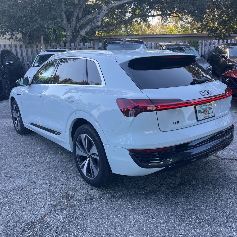 2024 Audi Q8 e-tron Premium Plus