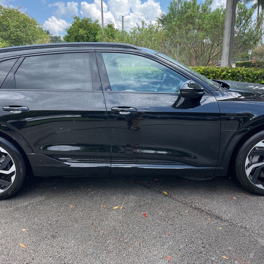 2024 Audi Q8 e-tron Premium Plus