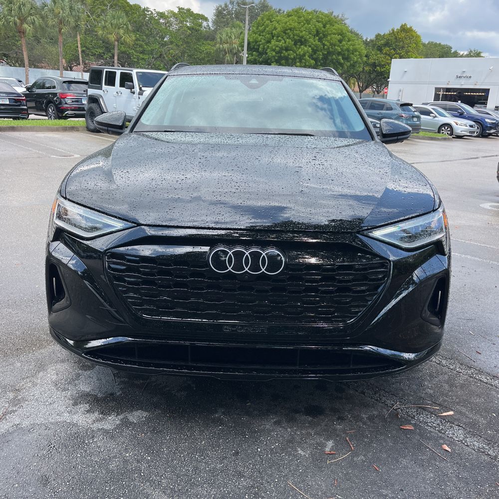 2024 Audi Q8 e-tron Premium Plus