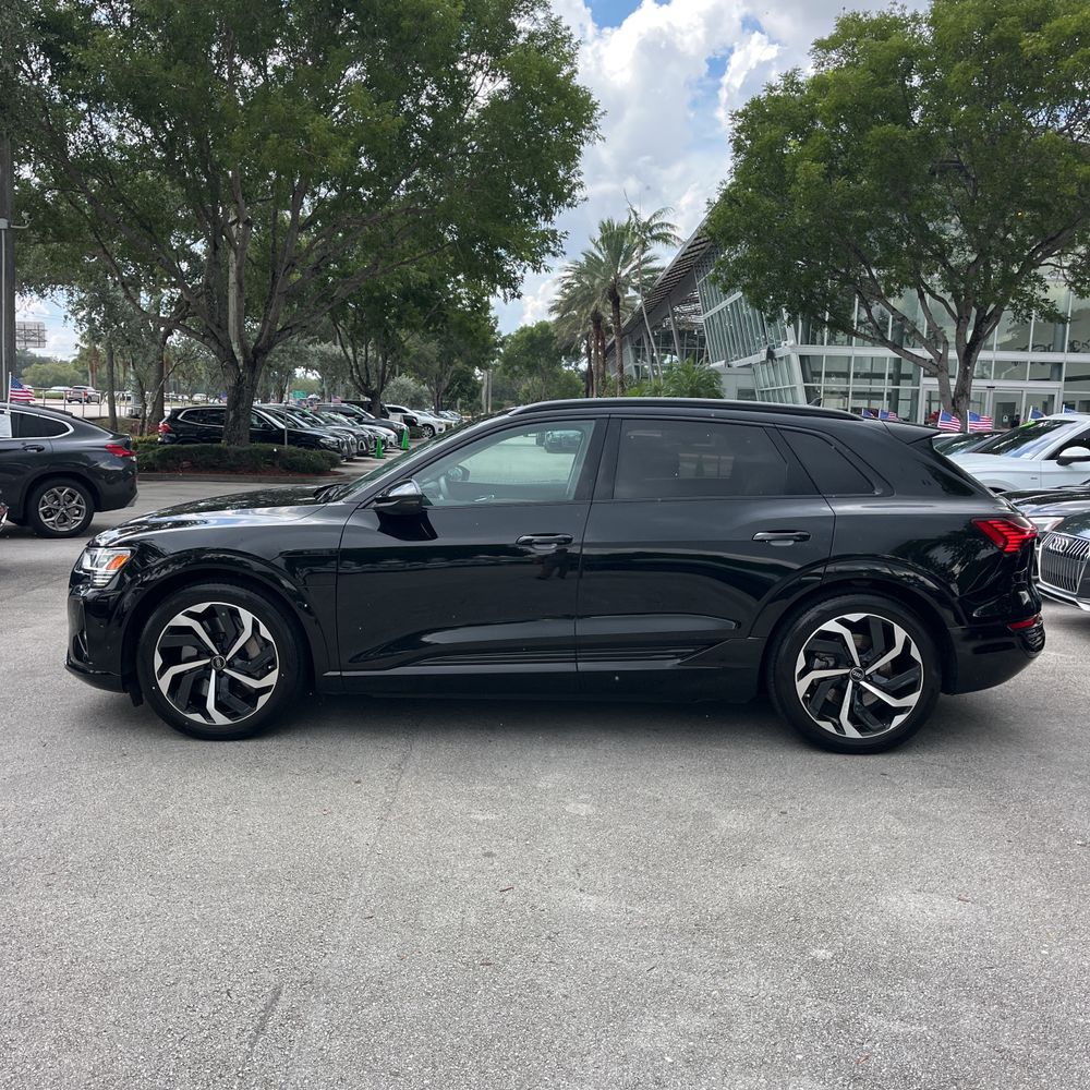 2024 Audi Q8 e-tron Premium Plus