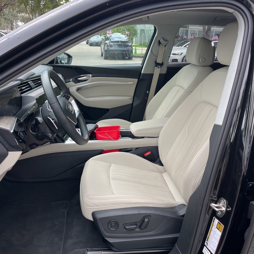2024 Audi Q8 e-tron Premium Plus