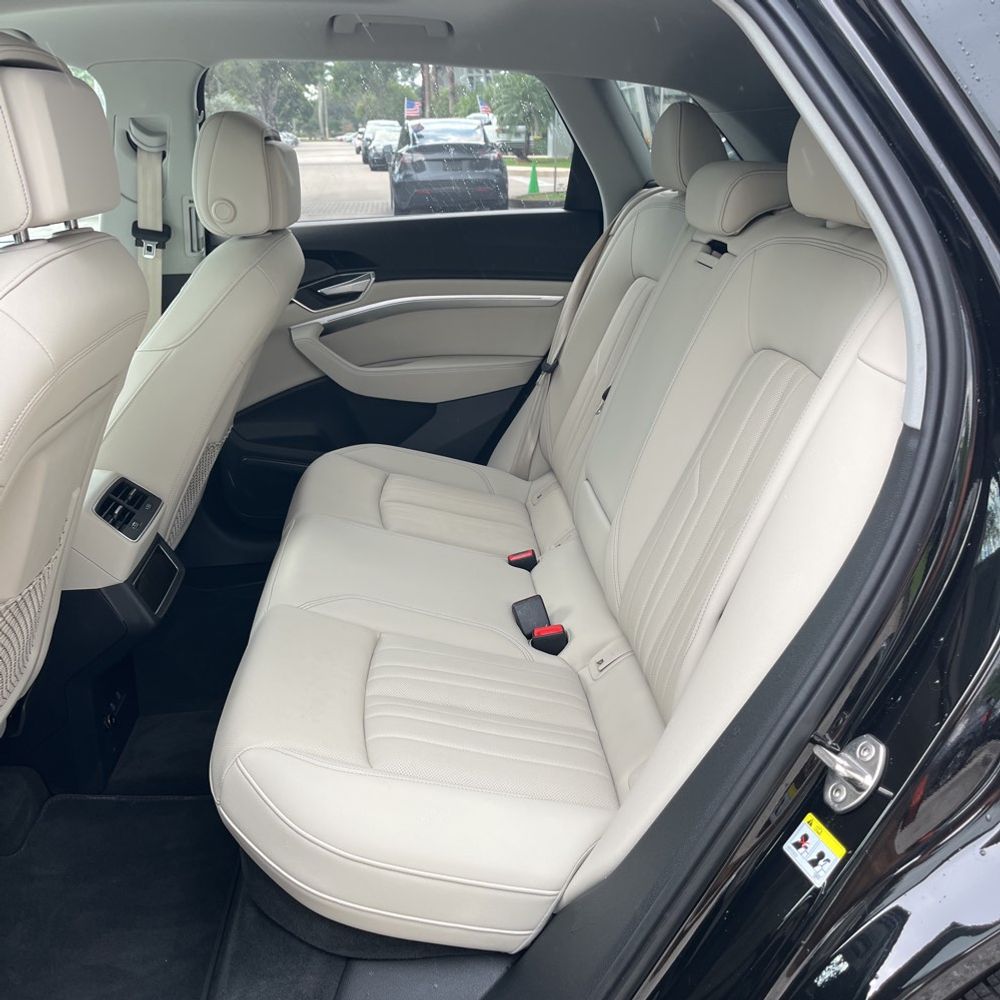 2024 Audi Q8 e-tron Premium Plus