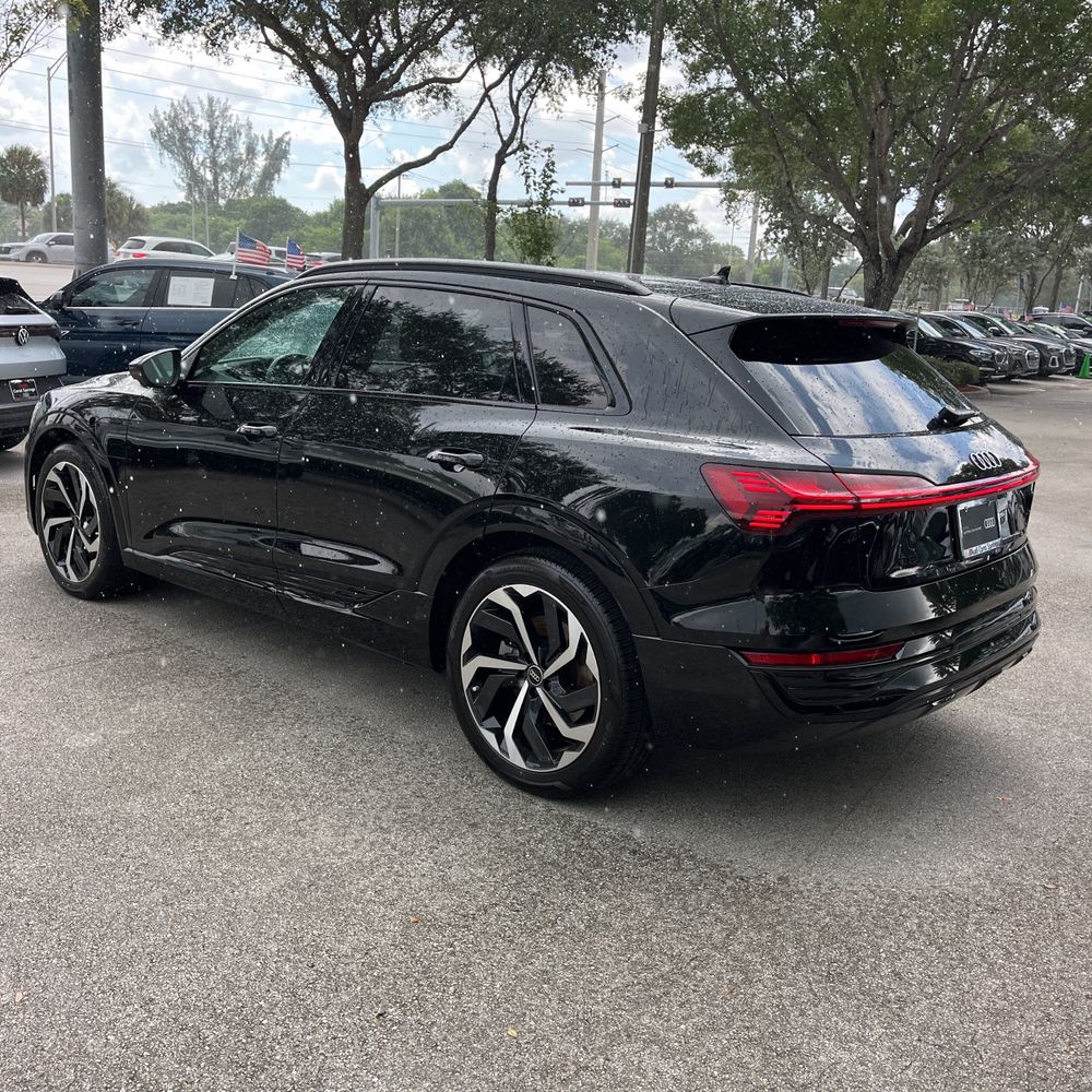 2024 Audi Q8 e-tron Premium Plus