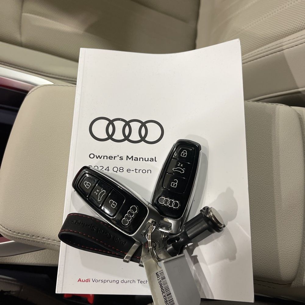 2024 Audi Q8 e-tron Premium Plus