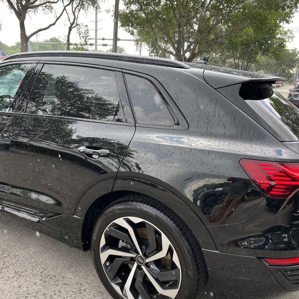 2024 Audi Q8 e-tron Premium Plus