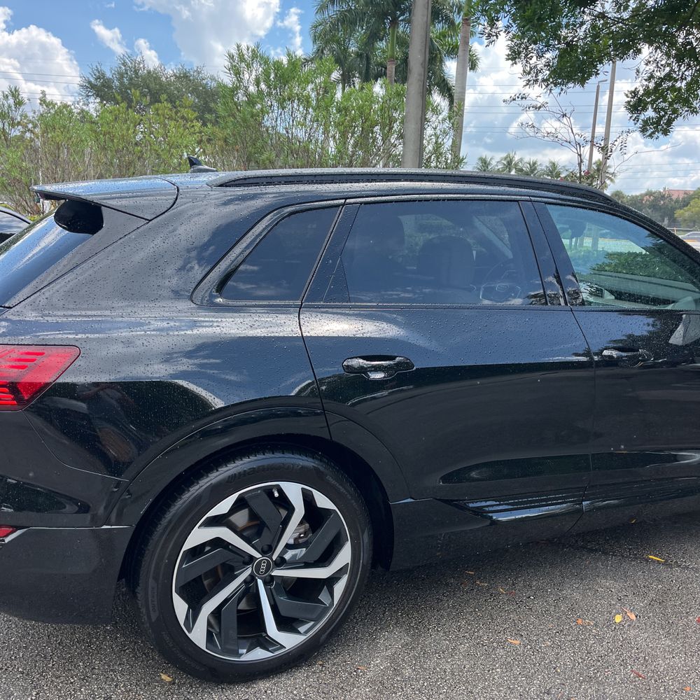 2024 Audi Q8 e-tron Premium Plus