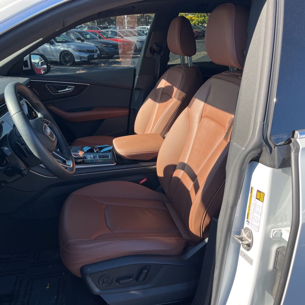 2023 Audi Q8 Premium 55 TFSI