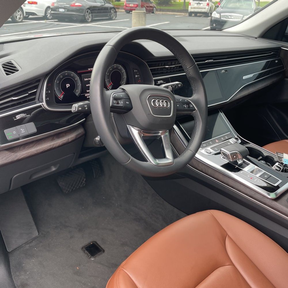 2022 Audi Q8 Premium 55 TFSI