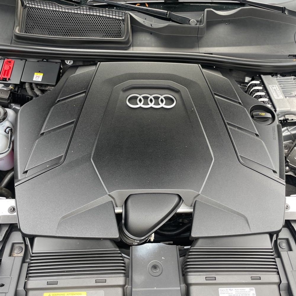 2022 Audi Q8 Premium 55 TFSI