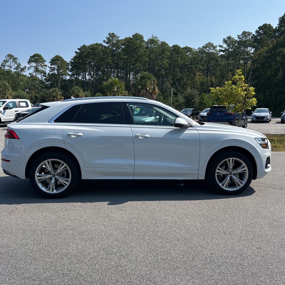 2022 Audi Q8 Premium 55 TFSI