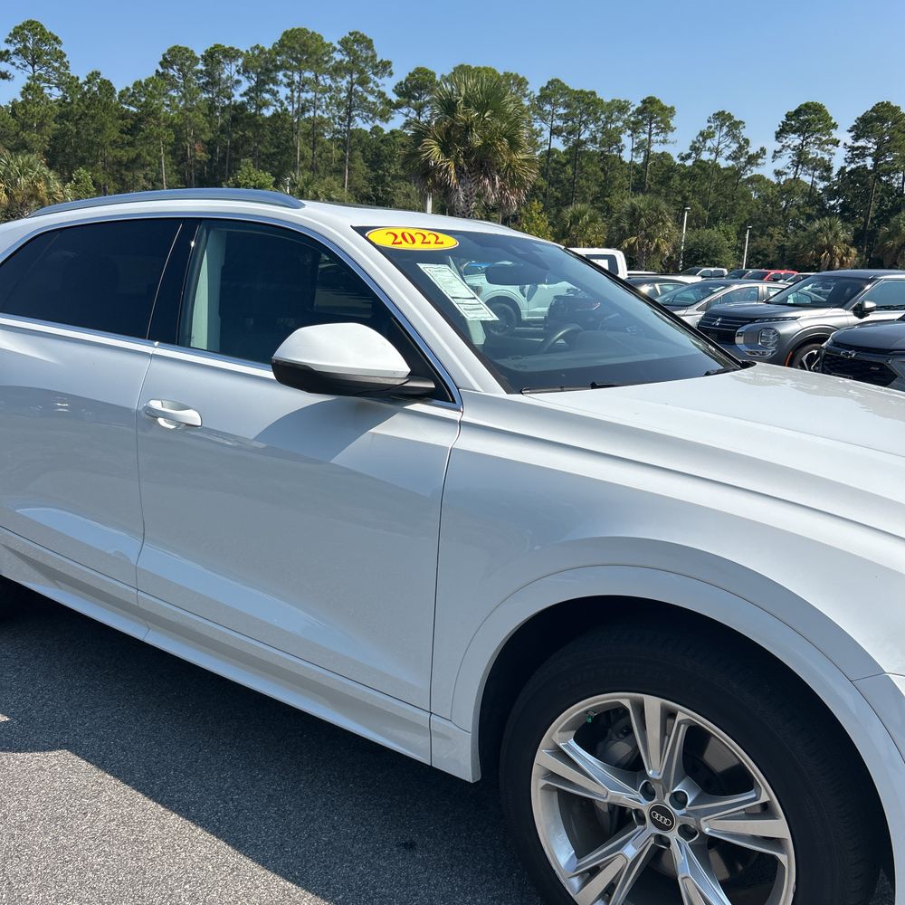2022 Audi Q8 Premium 55 TFSI