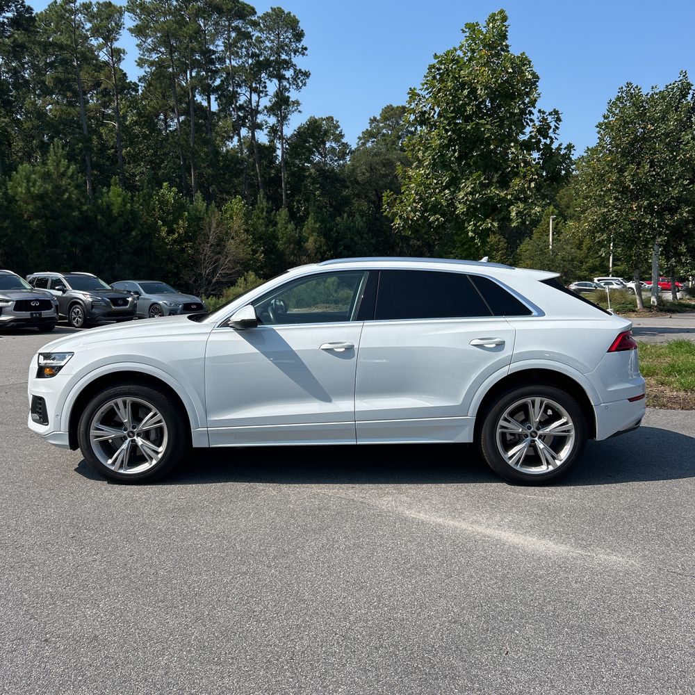 2022 Audi Q8 Premium 55 TFSI