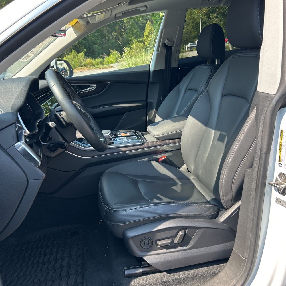 2022 Audi Q8 Premium 55 TFSI