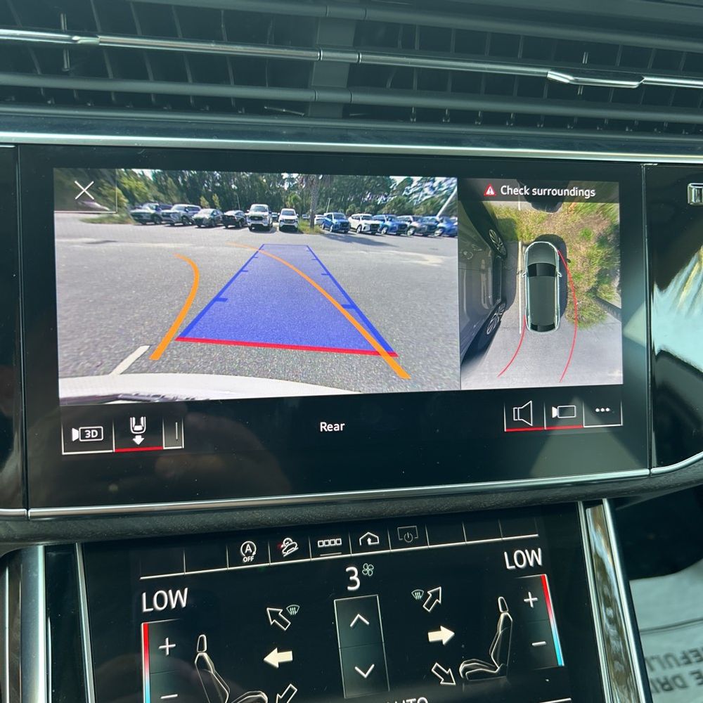 2022 Audi Q8 Premium 55 TFSI