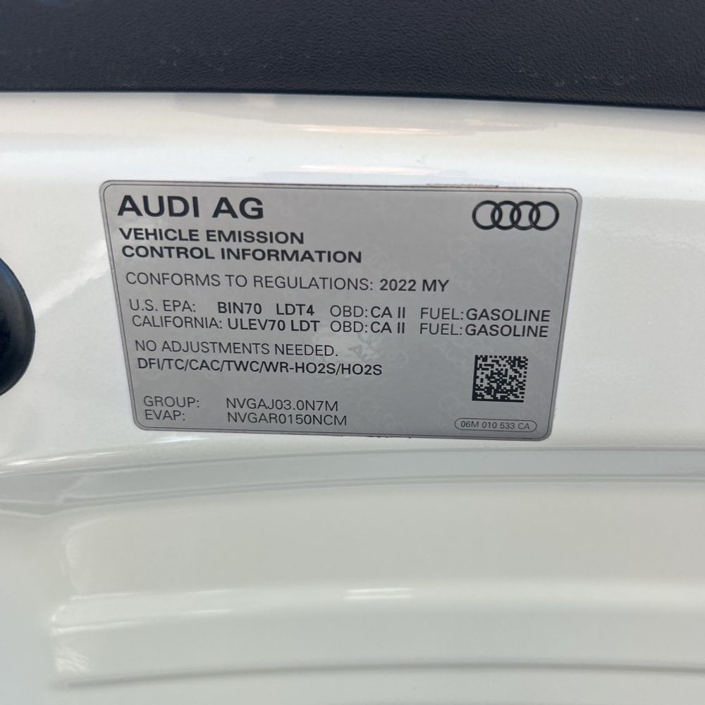 2022 Audi Q8 Premium 55 TFSI