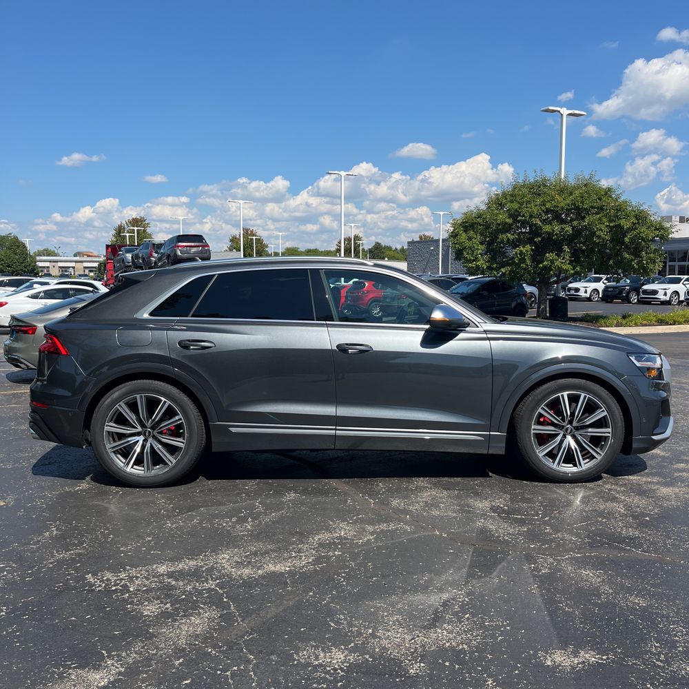 2022 Audi SQ8 Premium Plus