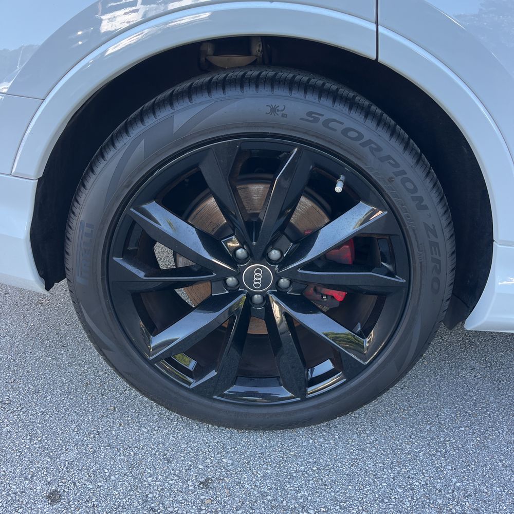 2023 Audi SQ7 Premium Plus