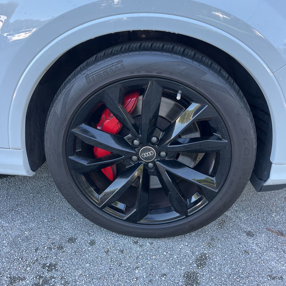 2023 Audi SQ7 Premium Plus