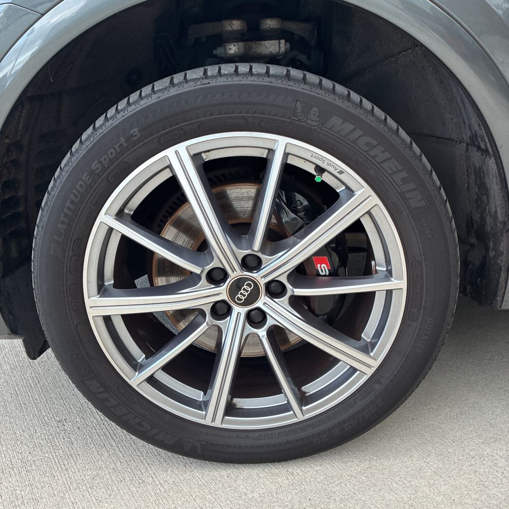 2023 Audi SQ5 Premium Plus