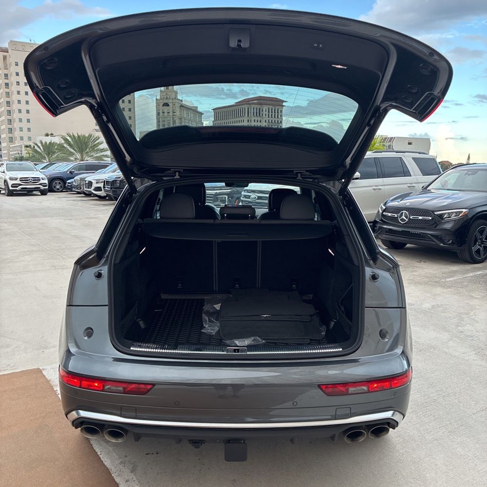 2023 Audi SQ5 Premium Plus