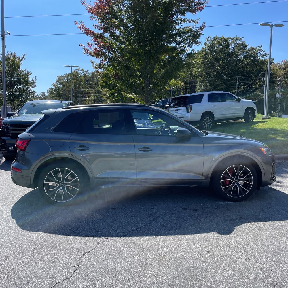 2022 Audi SQ5 Premium Plus