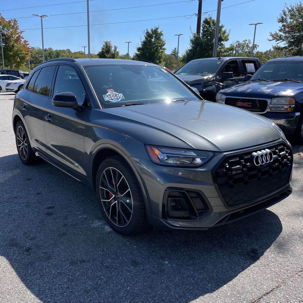 2022 Audi SQ5 Premium Plus