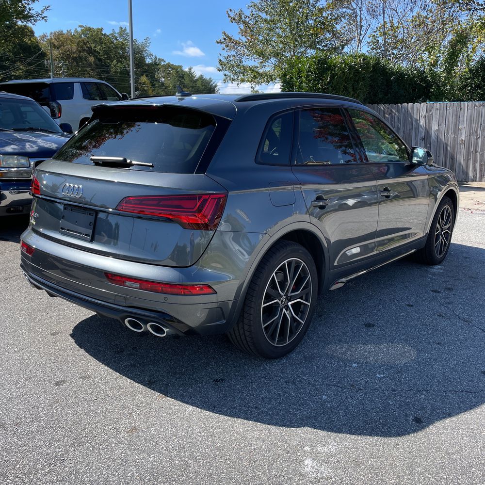 2022 Audi SQ5 Premium Plus