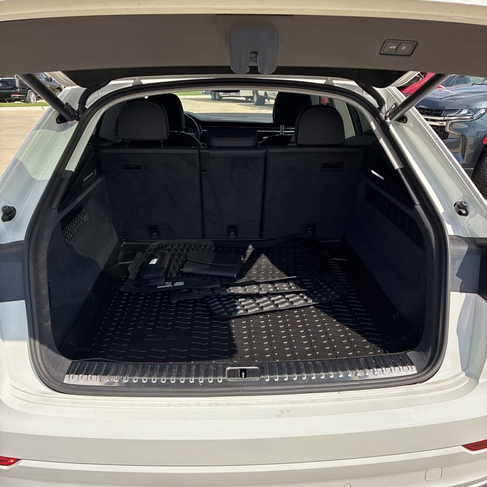 2023 Audi Q8 Premium Plus 55 TFSI