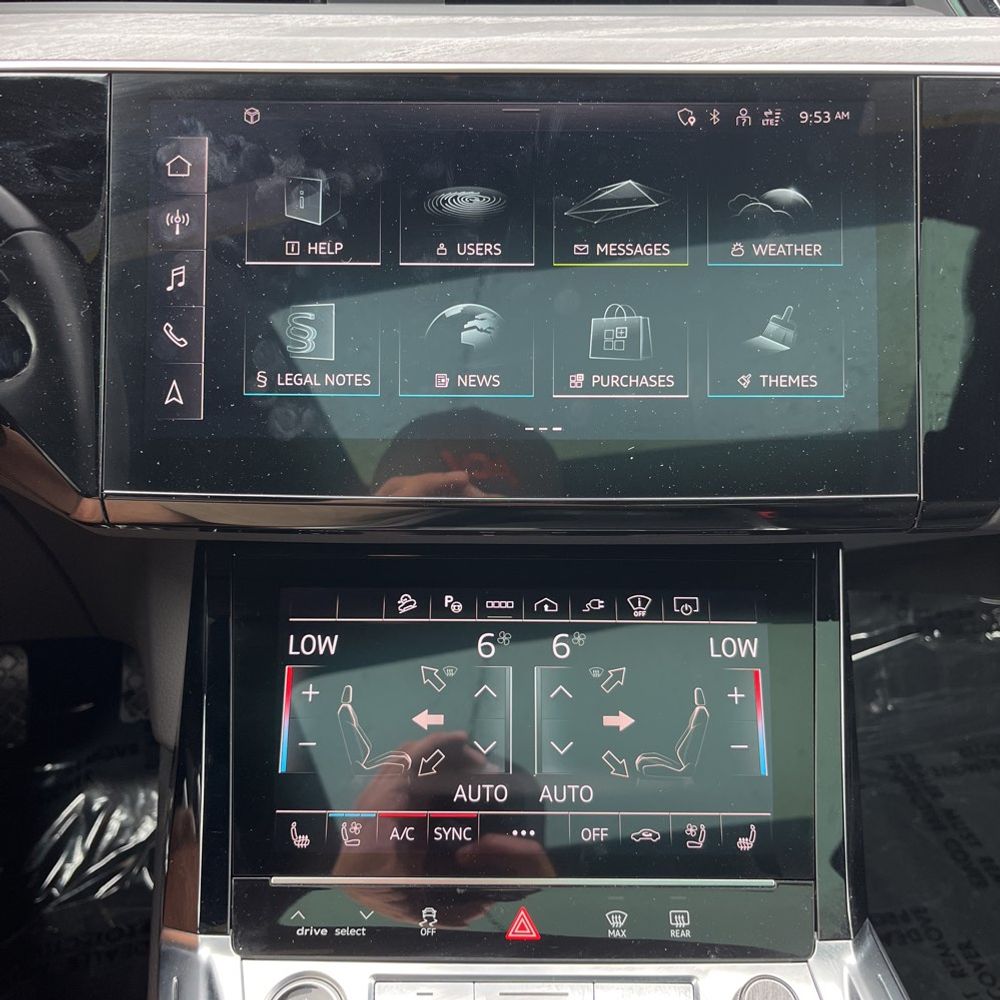 2024 Audi Q8 e-tron S-Line Pres