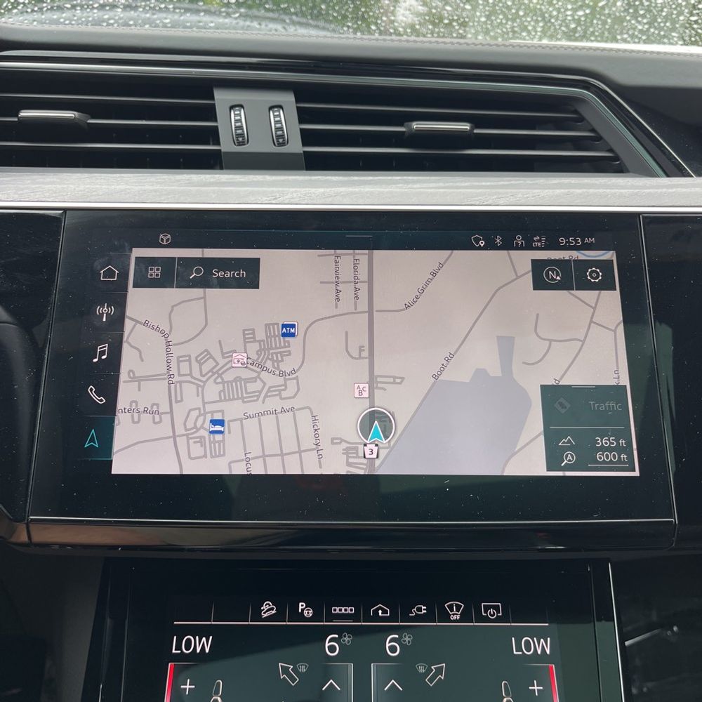 2024 Audi Q8 e-tron S-Line Pres